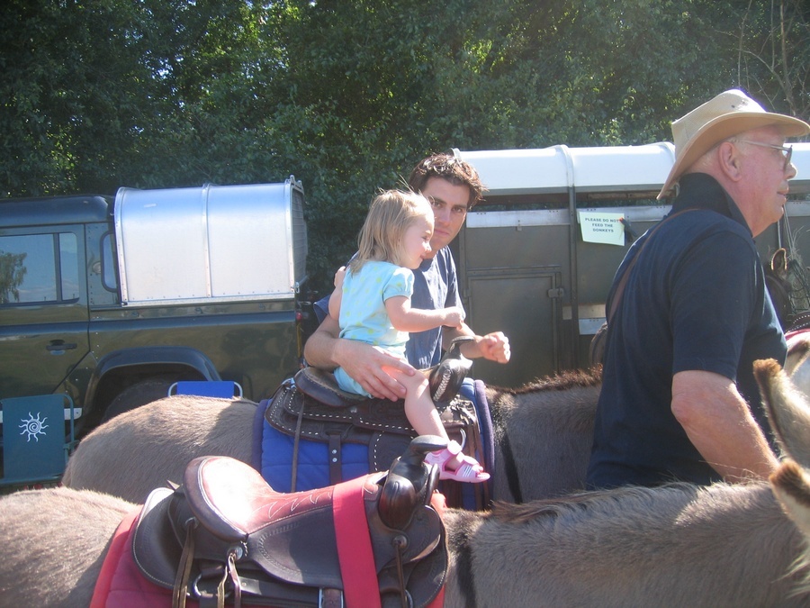 163 kiera woodham walter fate holly 26-08-2007 15-18-30 donkey ride